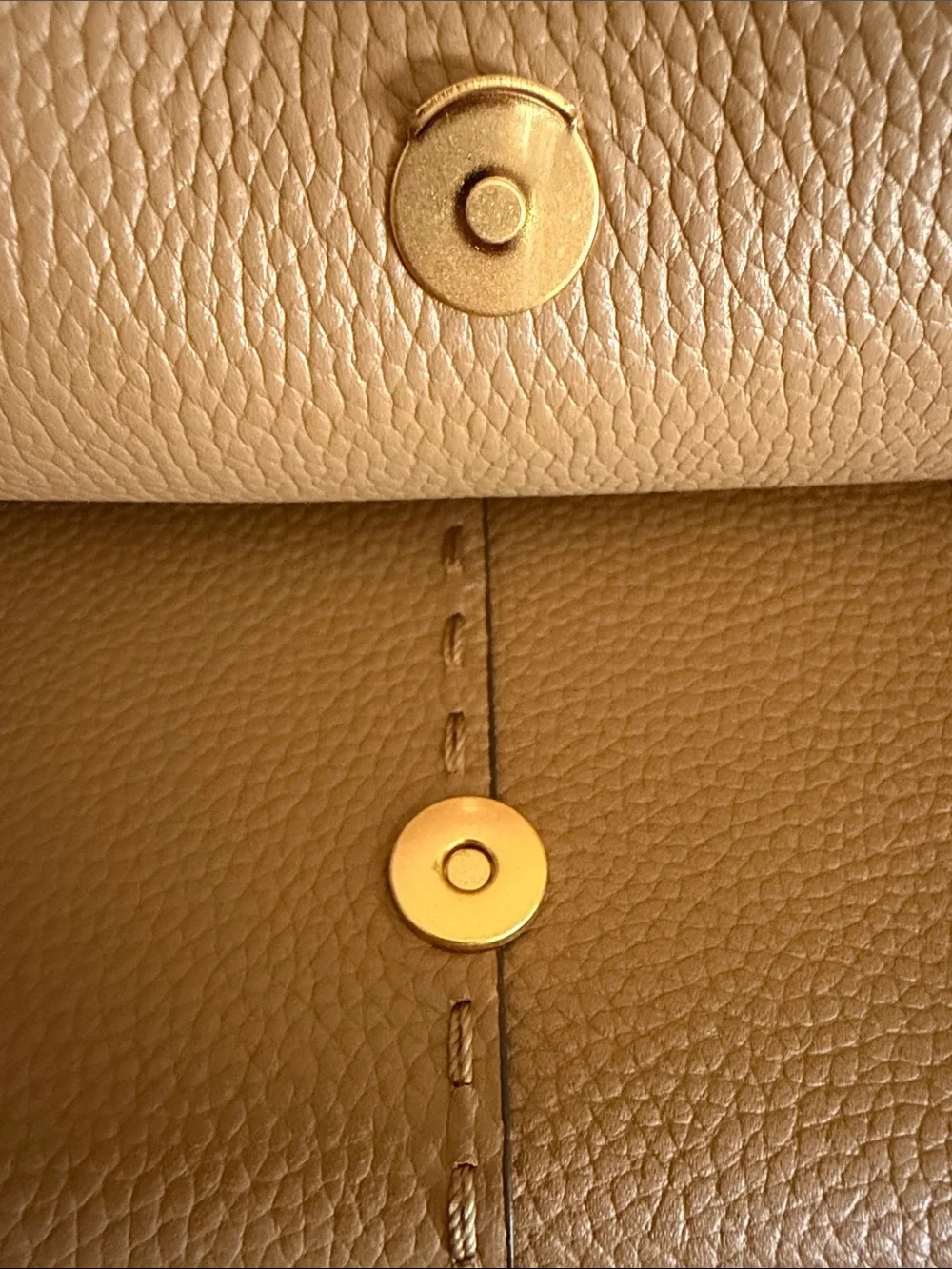 Tory Burch McGraw Tan Pebbled Leather Crossbody Wallet with Logo